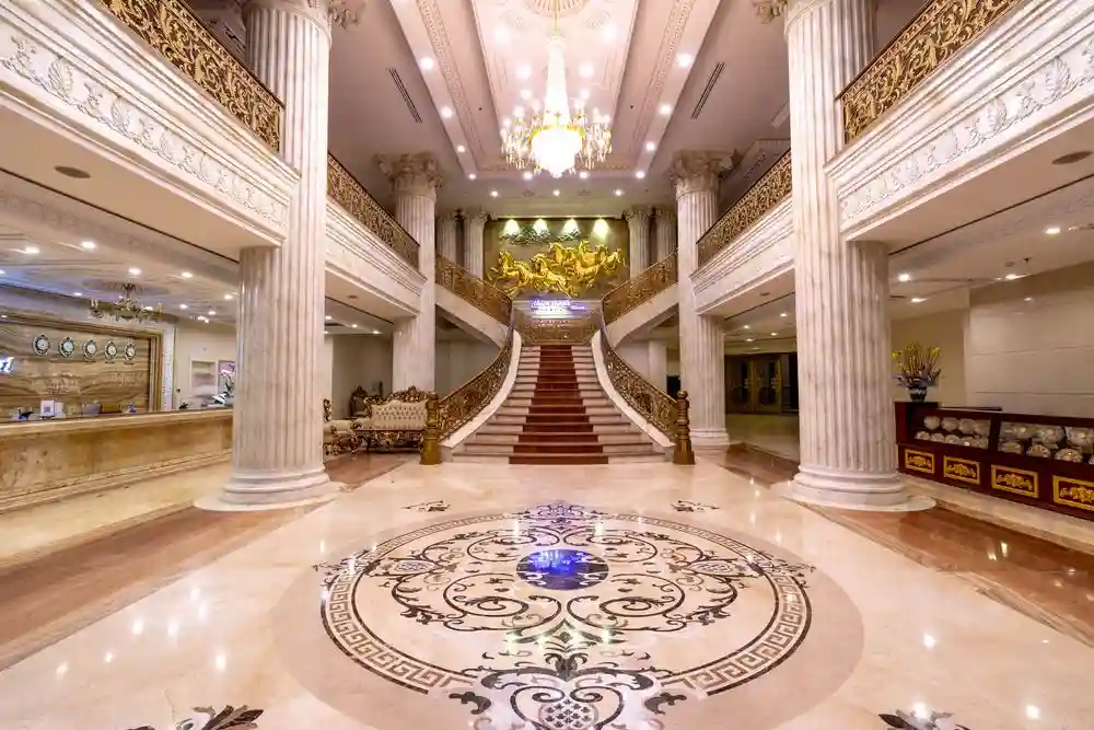 Qalorohotelverdict MMC Luxury Gazino Entry